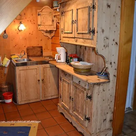 Ferienhaus Hollerl シャレー ザンクト・カンツィアン